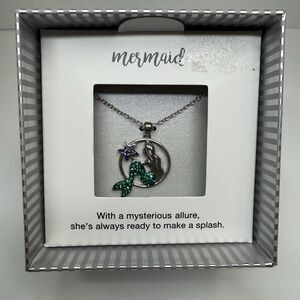 Sitting Green Rhinestone Mermaid Rhinestone Star Circle Pendant Silver Necklace